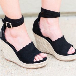 Black Wedges